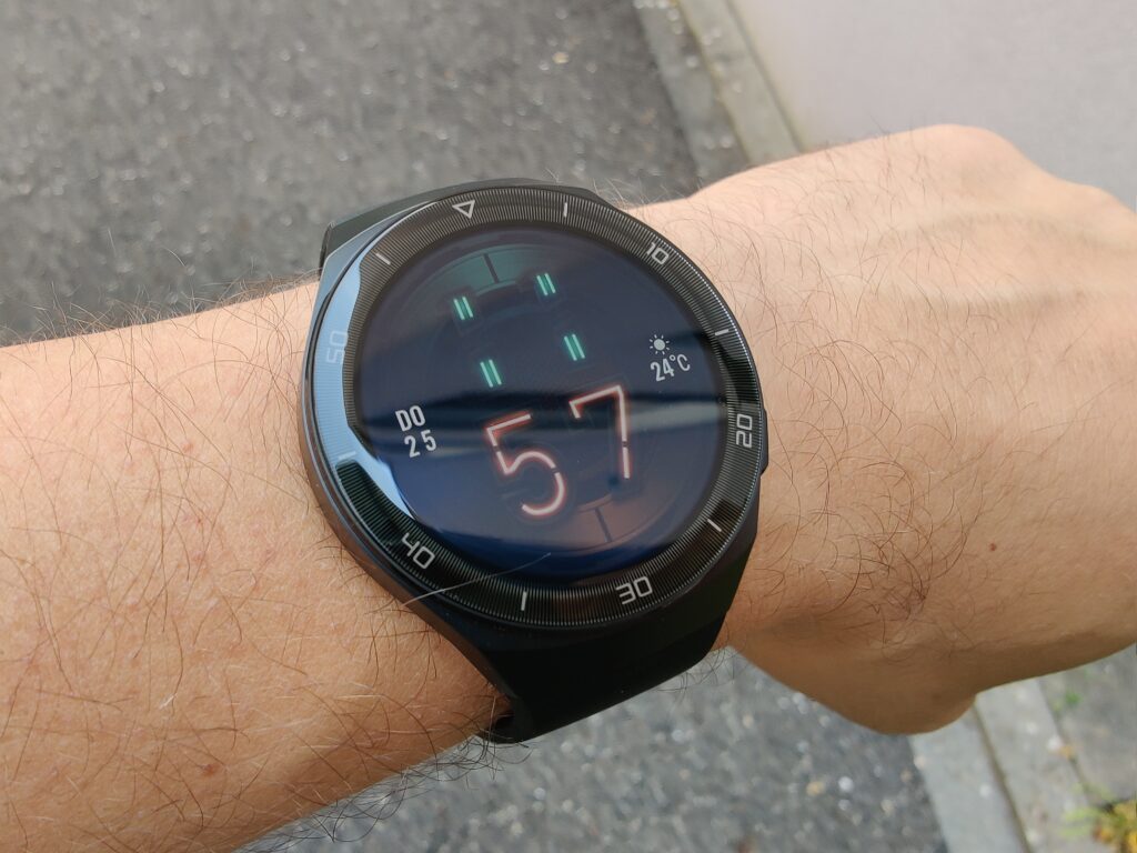 Huawei Watch GT 2e im Test: Akku und Laden.